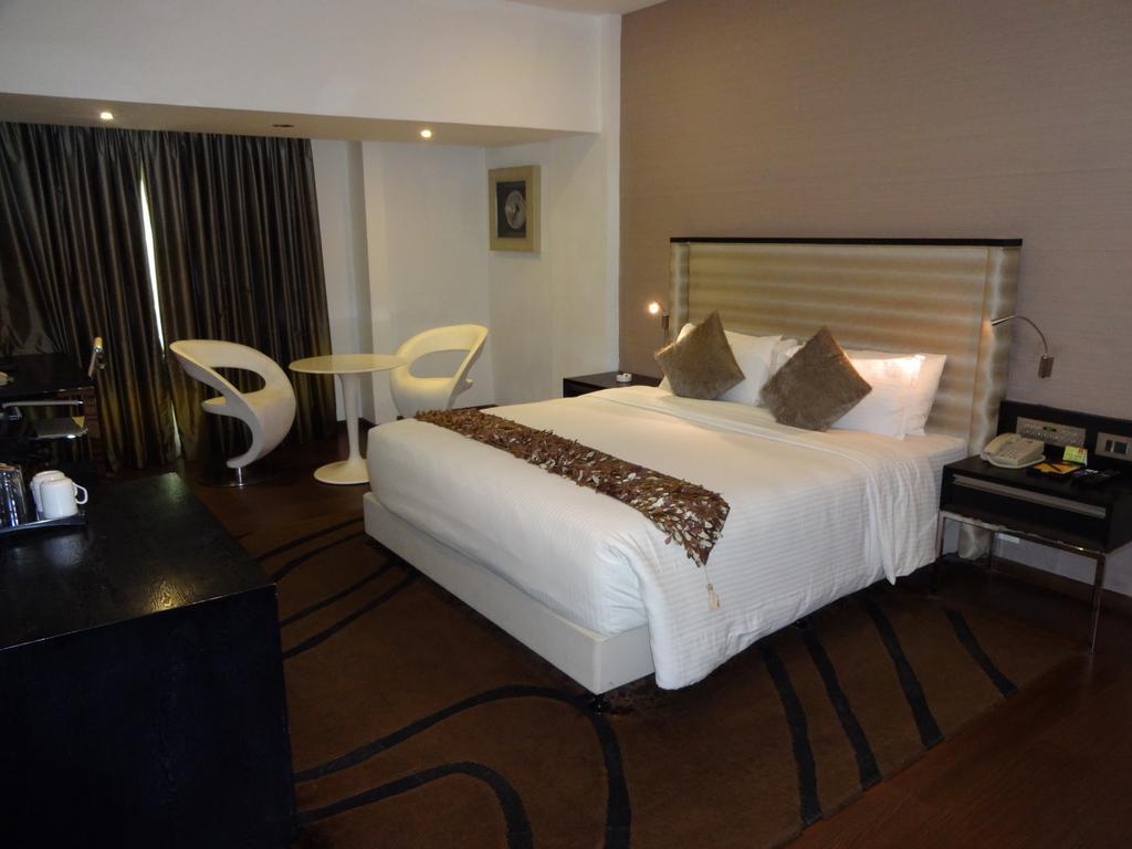 Clarion Hotel President Chennai Esterno foto