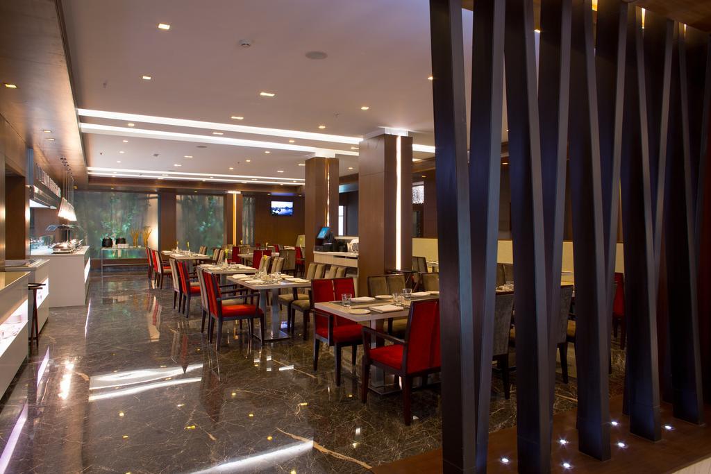 Clarion Hotel President Chennai Esterno foto